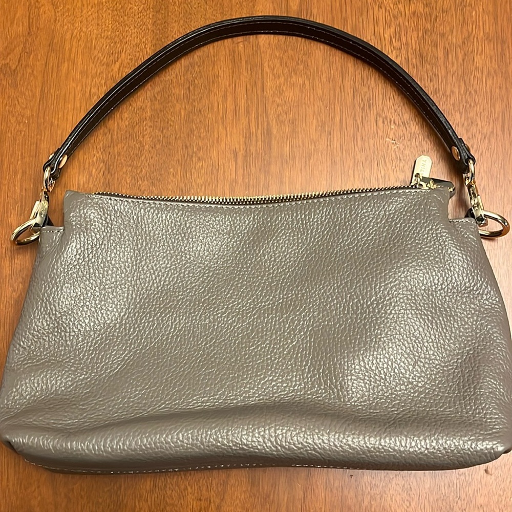 Valentina purse
Comes with 2 different straps.